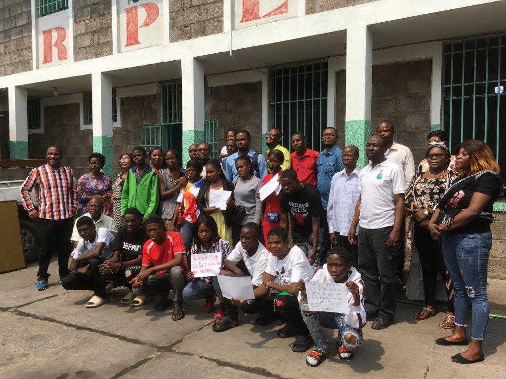 Group photo: youth and trainers
